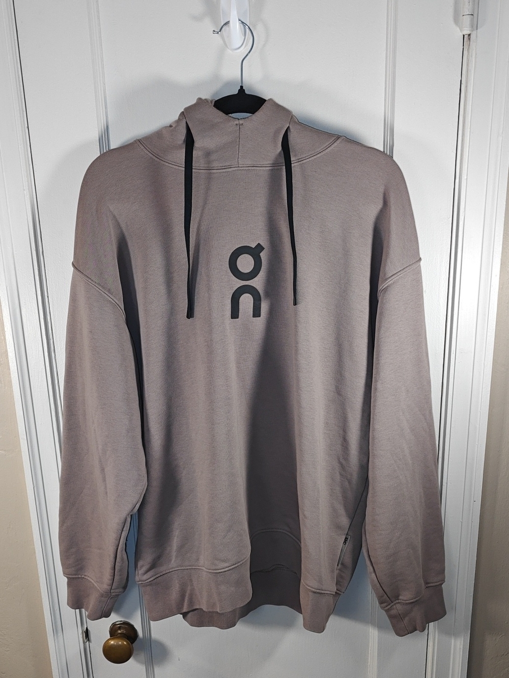 On Running Men’s Hoodie in Taupe with Black Accents